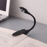 ⁦مصباح قراءة LED صغير بمشبك⁩ - الصورة ⁦4⁩