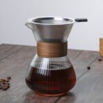 ⁦إبريق قهوة زجاجي مخطط يُغسل يدويًا، مناسب للاستخدام المنزلي، مزود بفلتر وكوب قهوة.⁩ - الصورة ⁦8⁩